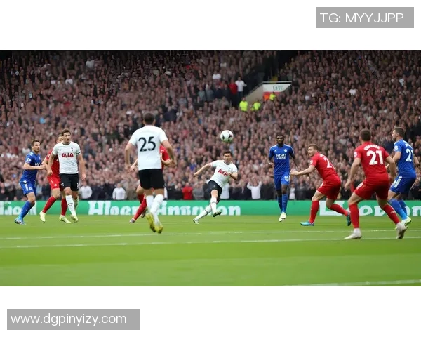 甜蜜的绿茵场上闪耀的足球明星名字大盘点