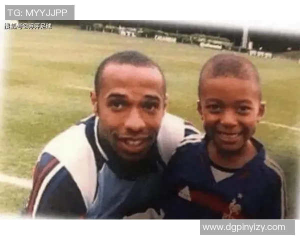 足球明星模仿谁的脚步揭秘他们的灵感来源与技术传承之路 足球明星模仿谁的脚步揭秘他们的灵感来源与技术传承之路