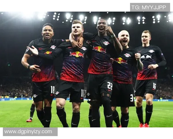 我曾经崇拜的足球明星们在绿茵场上的传奇与奋斗故事 我曾经崇拜的足球明星们在绿茵场上的传奇与奋斗故事